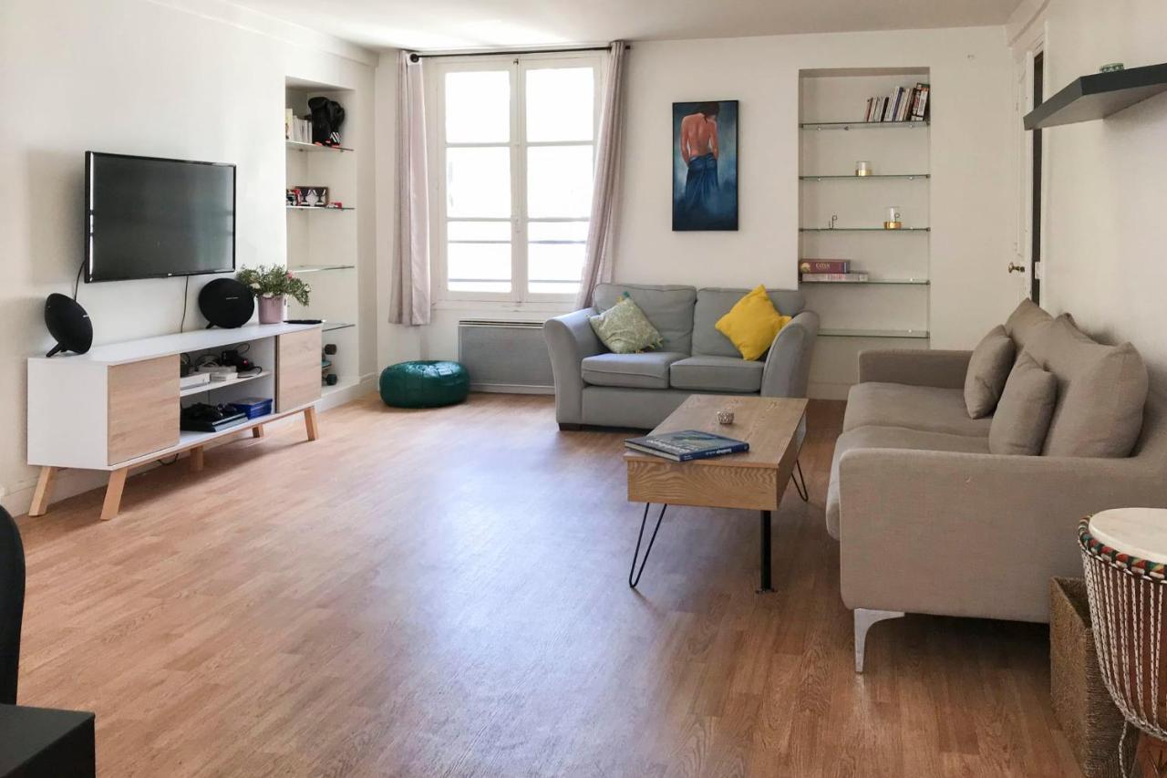 Beautiful Spacious And Luminous Apt In Paris 02